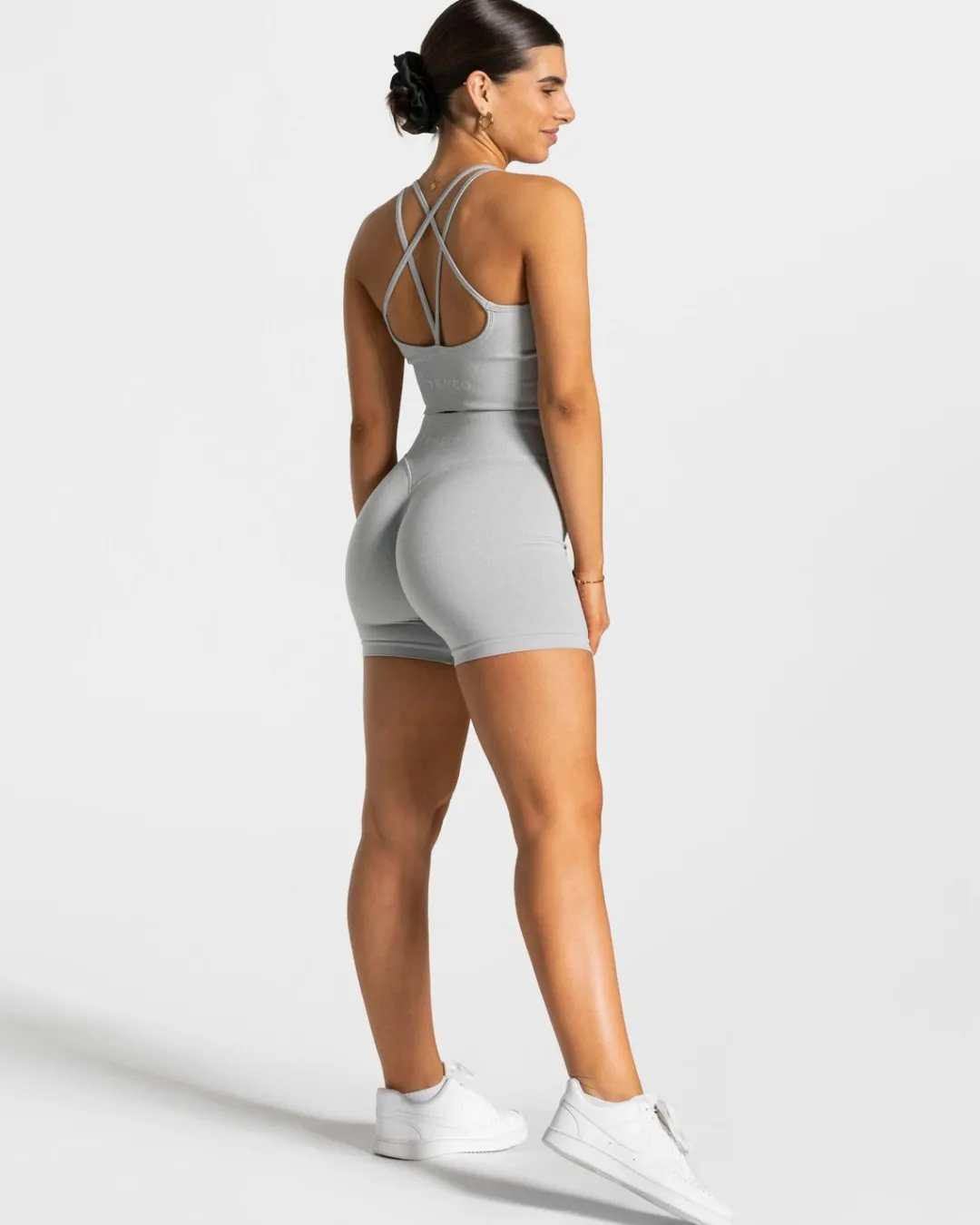 TEVEO Shorts*Statement Scrunch Short "Hellgrau"