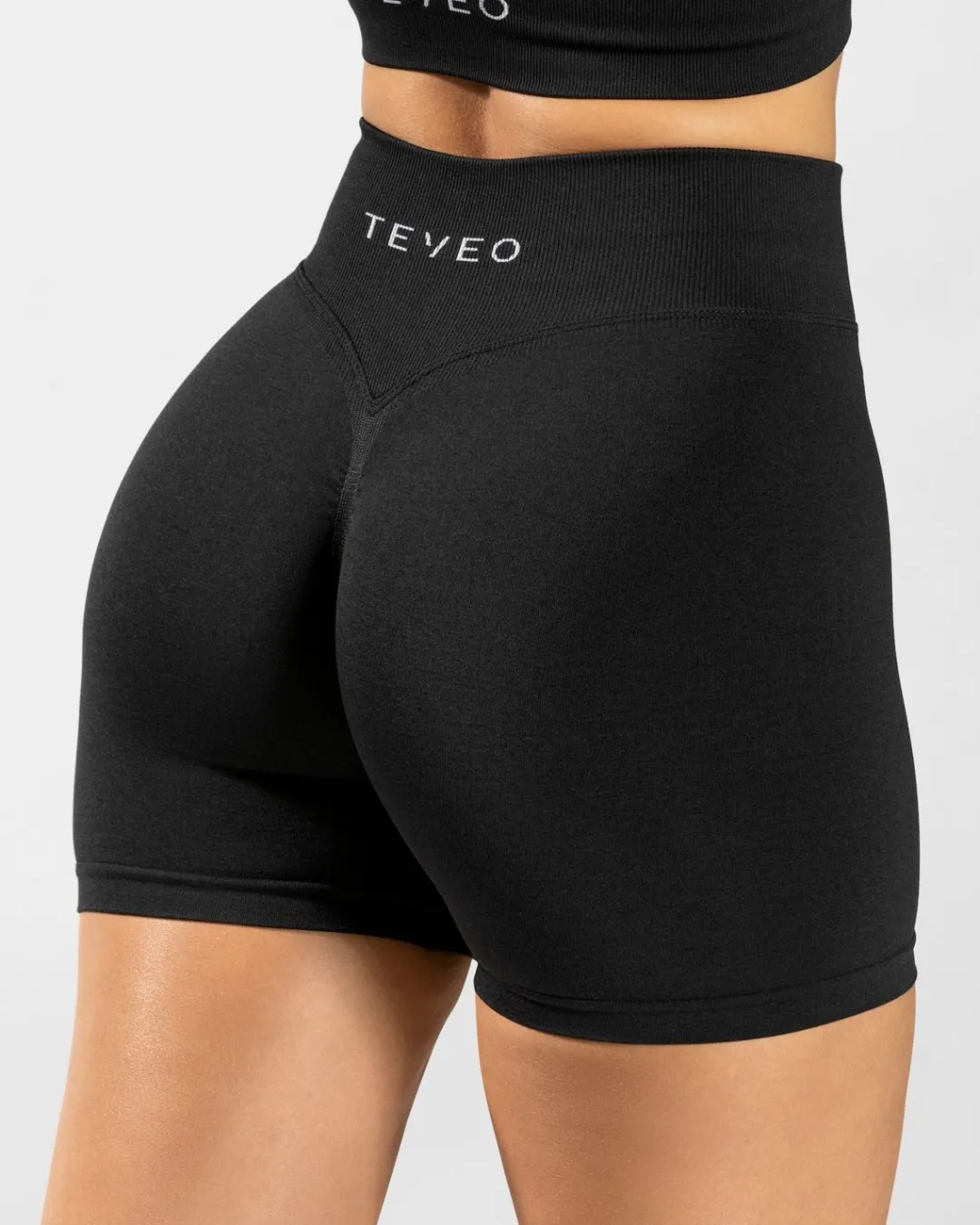 TEVEO Shorts*Statement Scrunch Short "Schwarz"