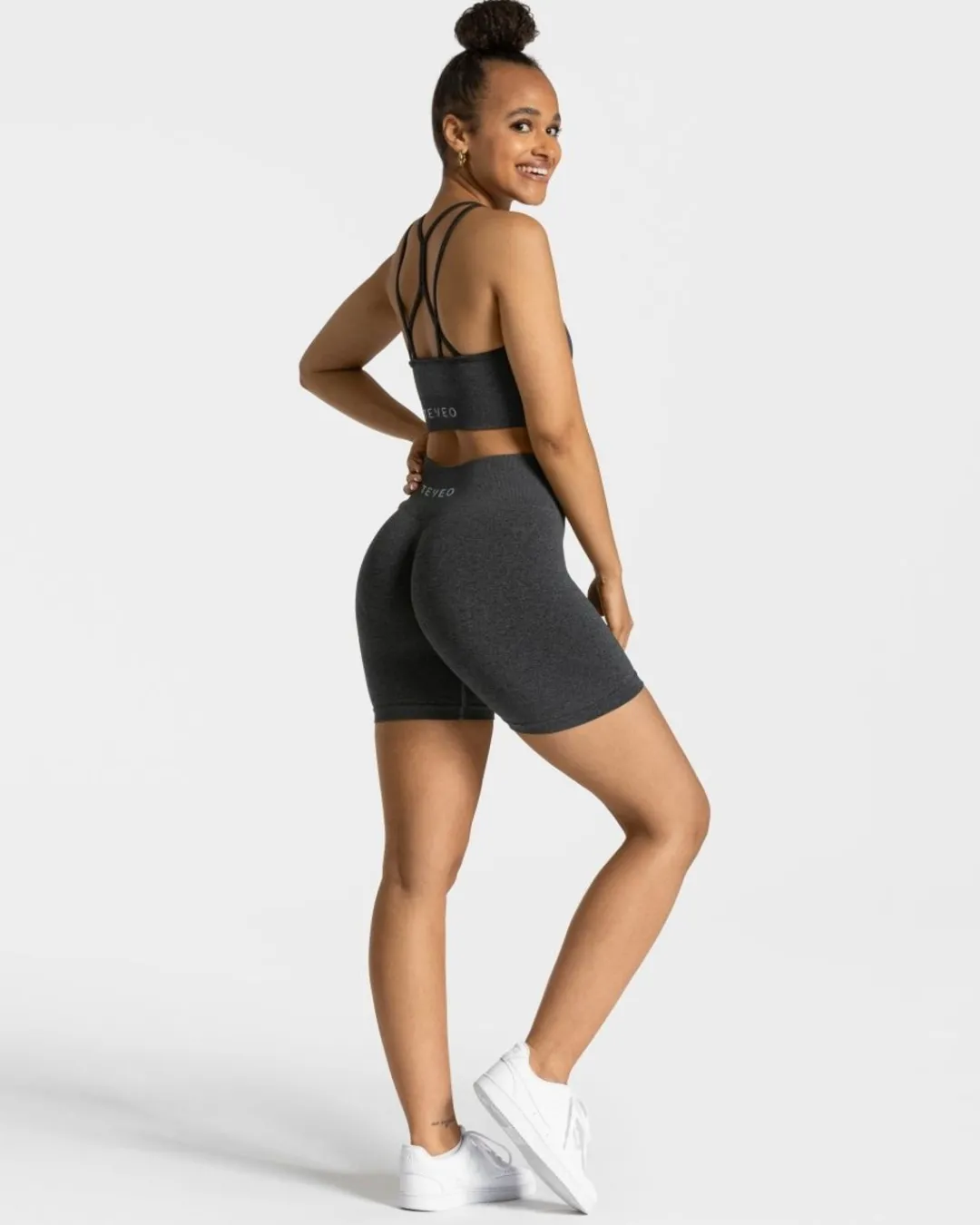 TEVEO Shorts*Timeless Scrunch Short "Dunkelgrau"
