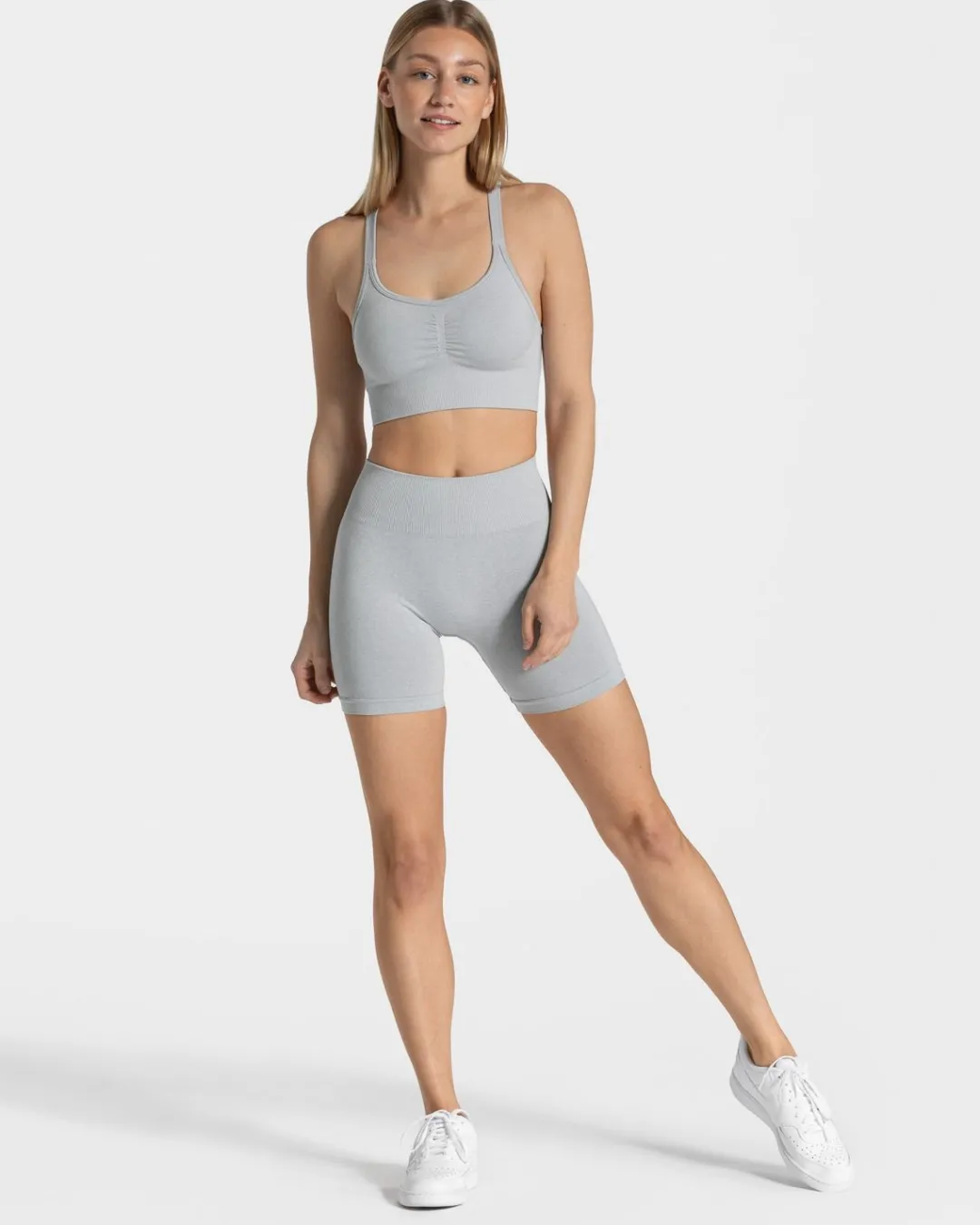 TEVEO Shorts*Timeless Scrunch Short "Hellgrau"