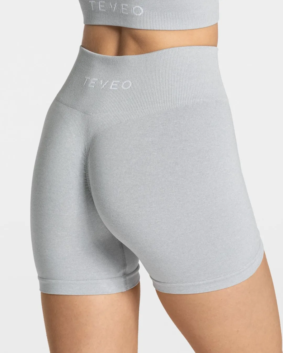 TEVEO Shorts*Timeless Scrunch Short "Hellgrau"