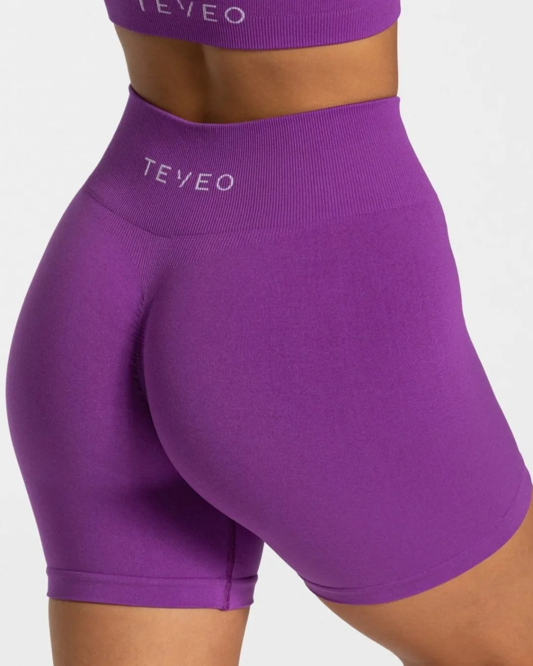 TEVEO Shorts*Timeless Scrunch Short "Violett"