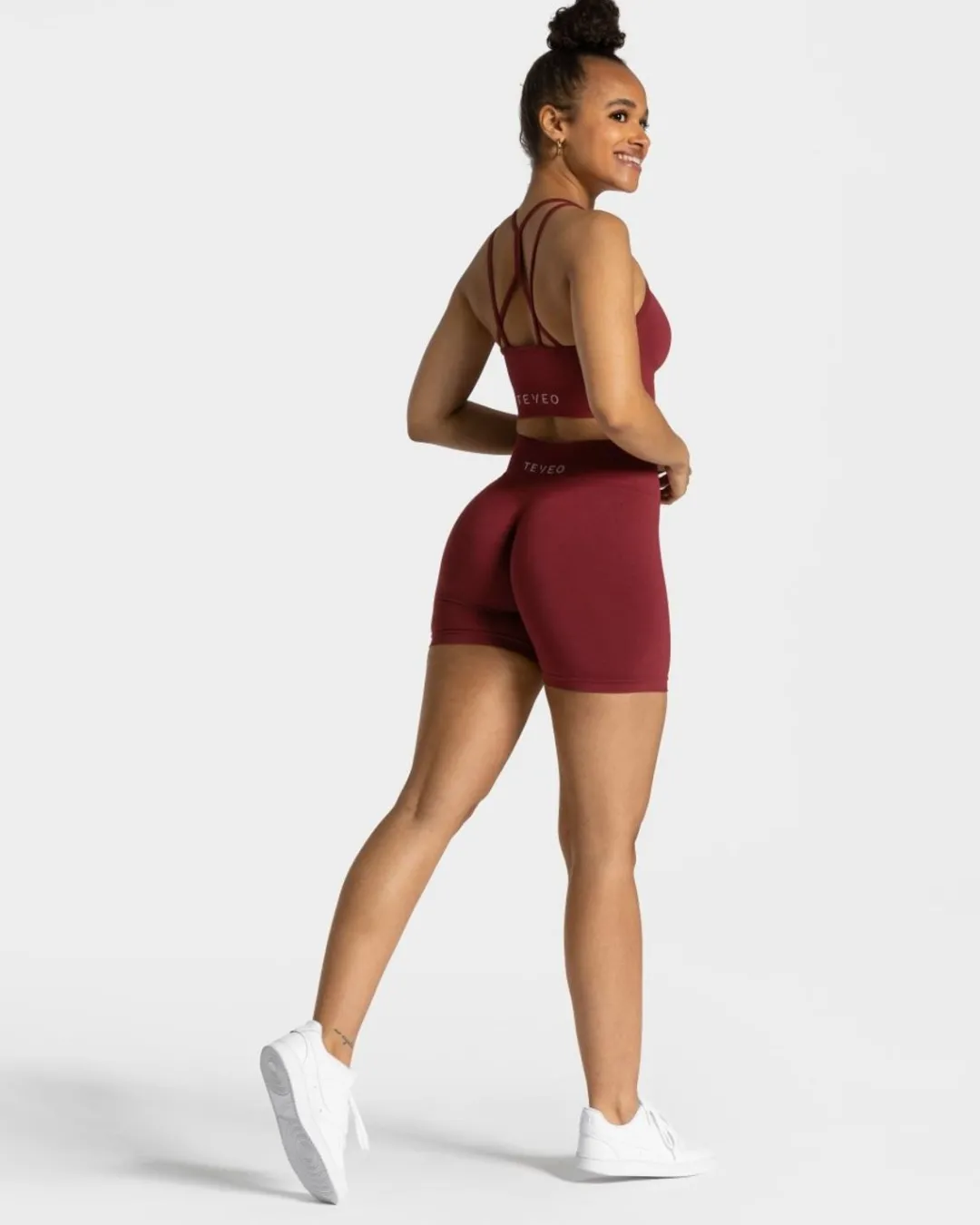 TEVEO Shorts*Timeless Scrunch Short "Weinrot"