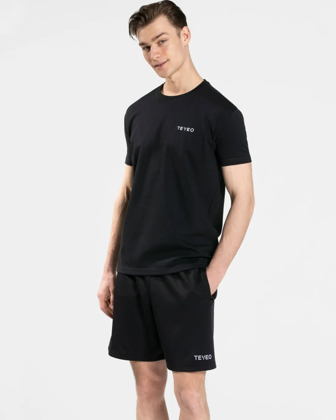 TEVEO T-Shirts*Arrival Fitted T-Shirt "Schwarz"