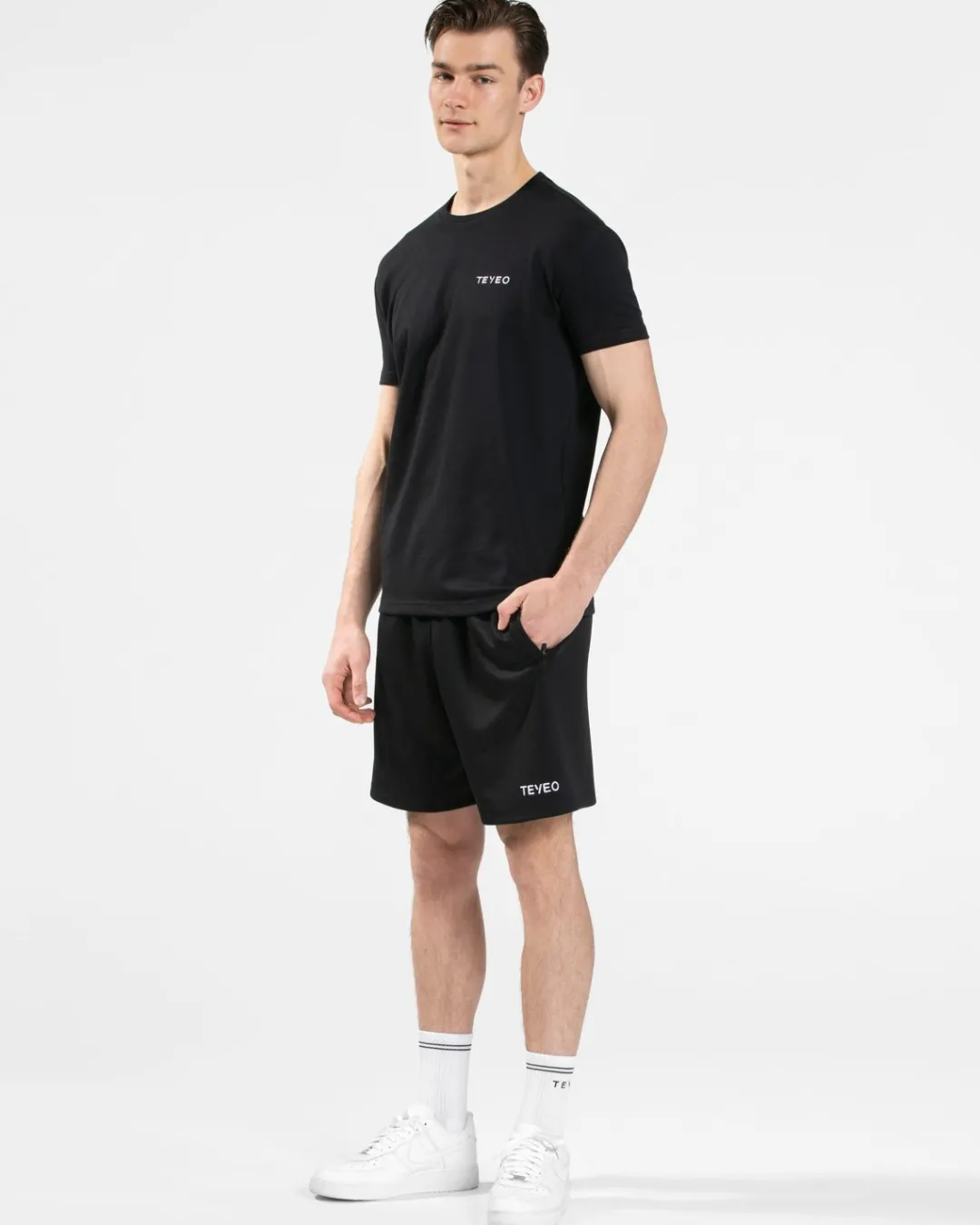 TEVEO T-Shirts*Arrival Fitted T-Shirt "Schwarz"