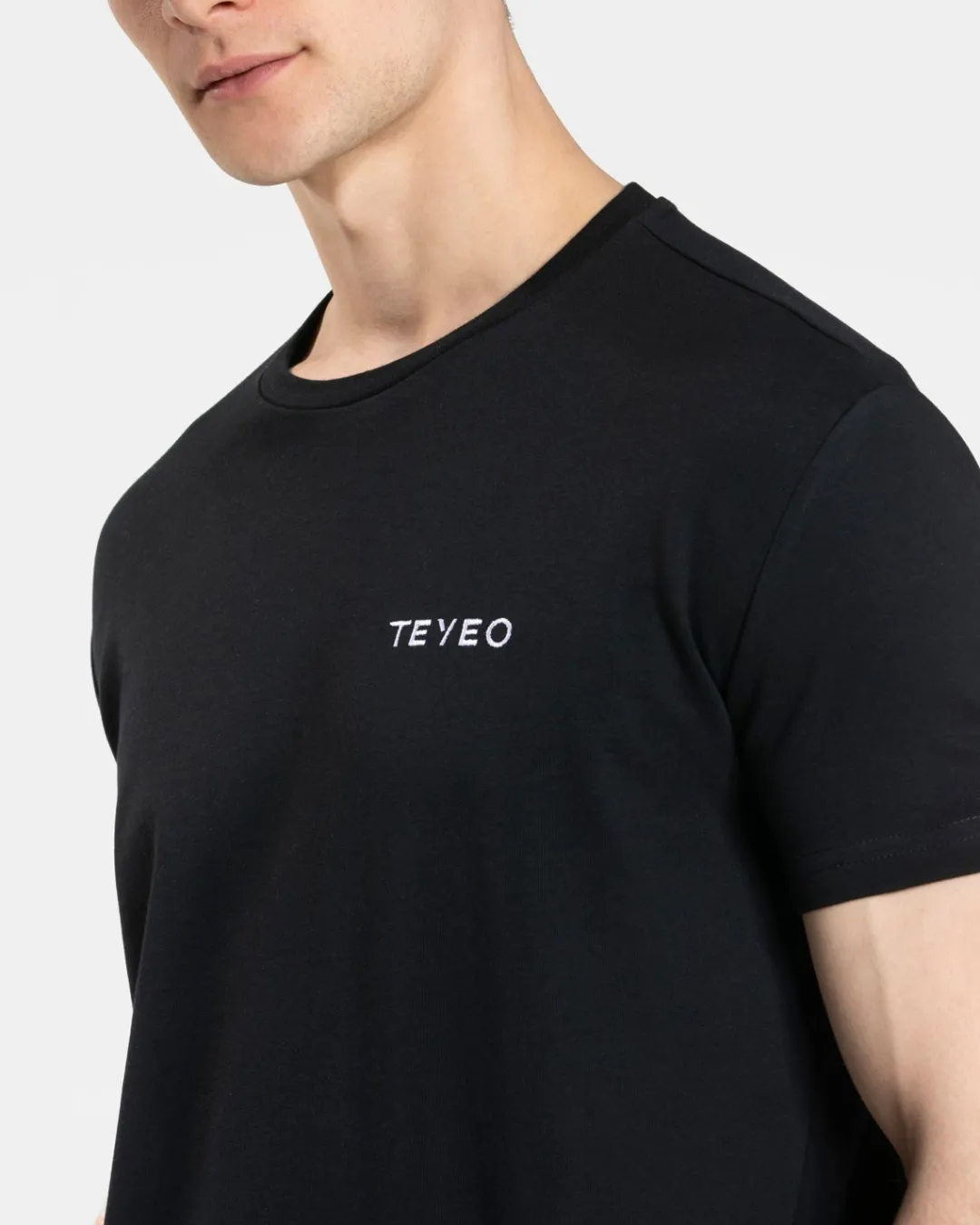 TEVEO T-Shirts*Arrival Fitted T-Shirt "Schwarz"